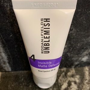 Rodan + Fields Unblemish Invisible Matte Defense